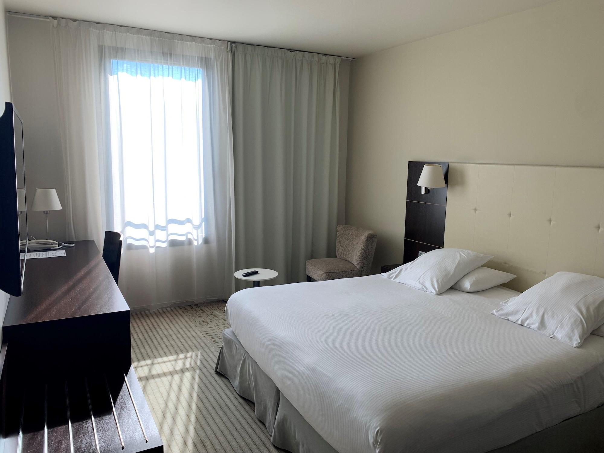 Mercure Aix-En-Provence La Duranne Gare Tgv Εξωτερικό φωτογραφία