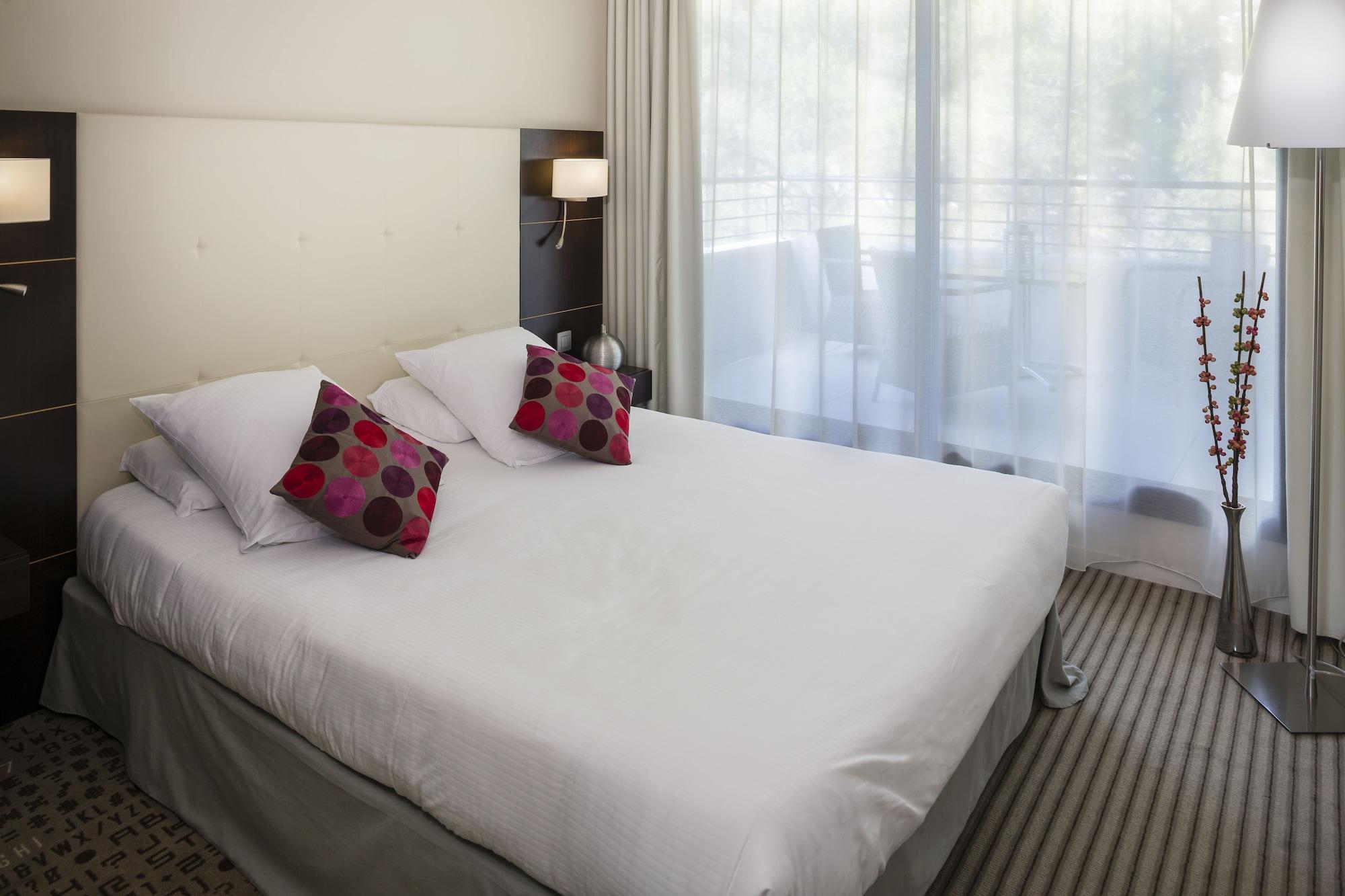 Mercure Aix-En-Provence La Duranne Gare Tgv Εξωτερικό φωτογραφία