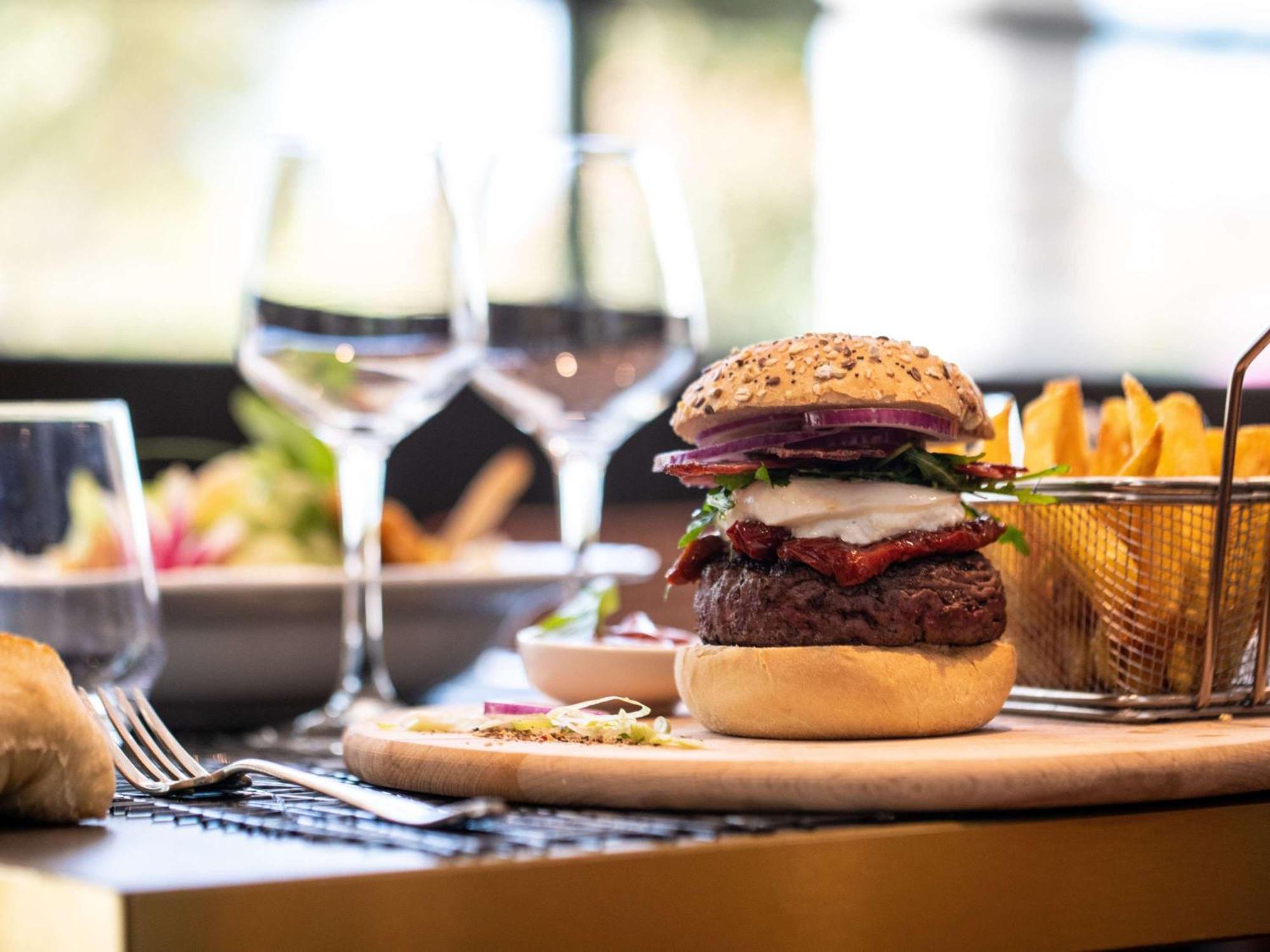 Mercure Aix-En-Provence La Duranne Gare Tgv Εξωτερικό φωτογραφία