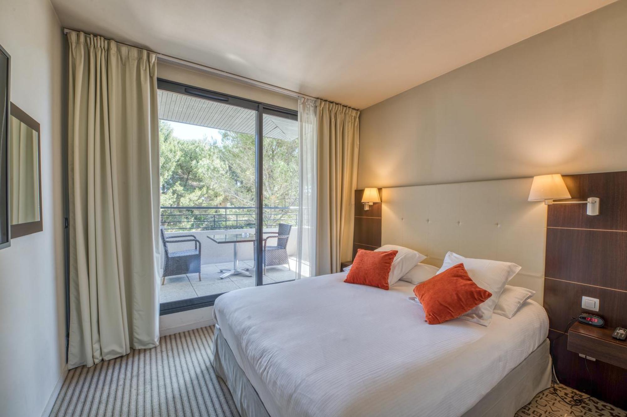 Mercure Aix-En-Provence La Duranne Gare Tgv Εξωτερικό φωτογραφία