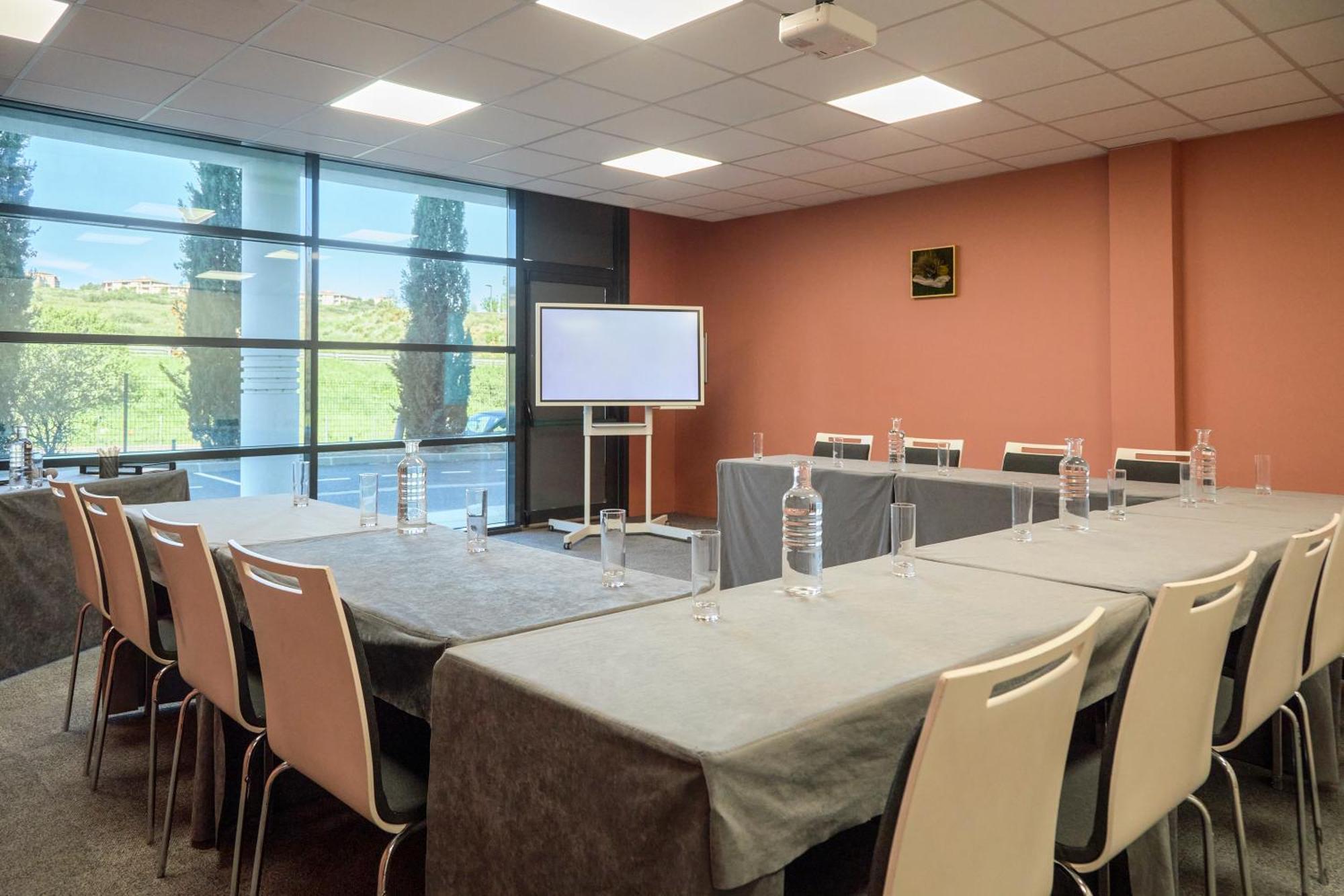 Mercure Aix-En-Provence La Duranne Gare Tgv Εξωτερικό φωτογραφία