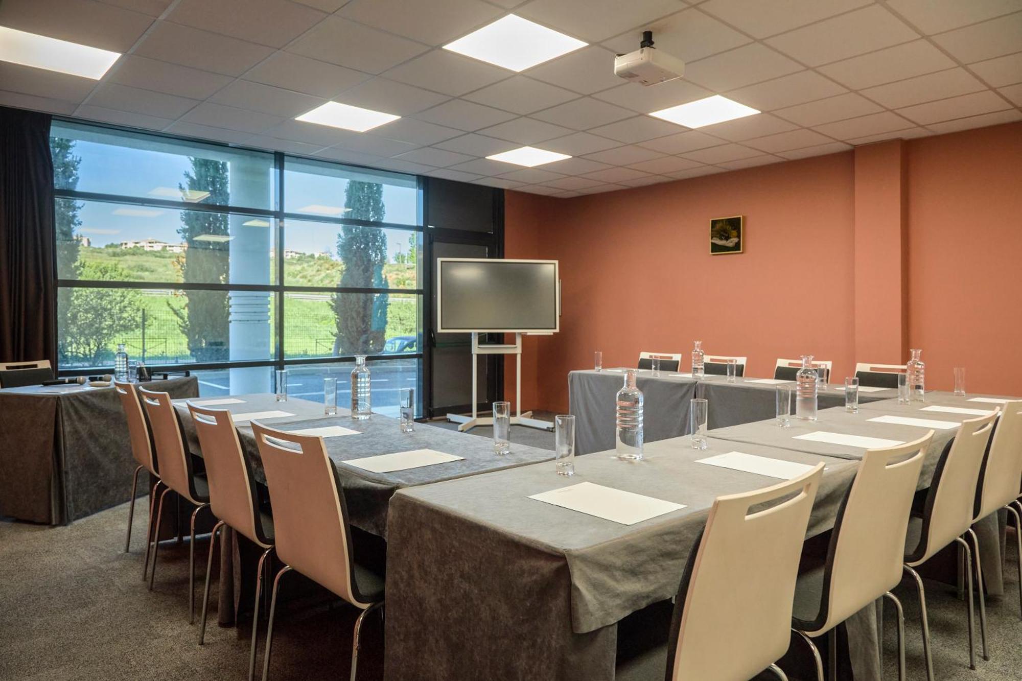 Mercure Aix-En-Provence La Duranne Gare Tgv Εξωτερικό φωτογραφία